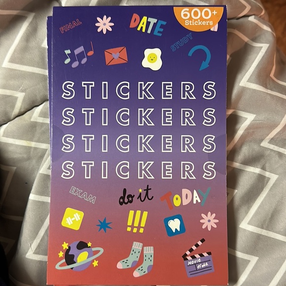 Planner stickers new never used . 15 pages 2 books with 600 stickers each - Picture 3 of 3